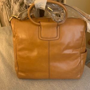 HOBO Leather Purse SHEILA Color HONEY brand new!